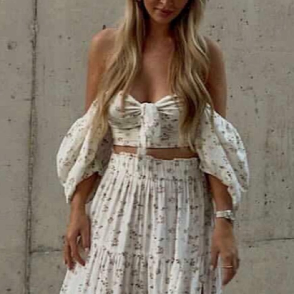 Jen’s Pirate Booty Puff Sleeve White & Floral Coquette Top XS